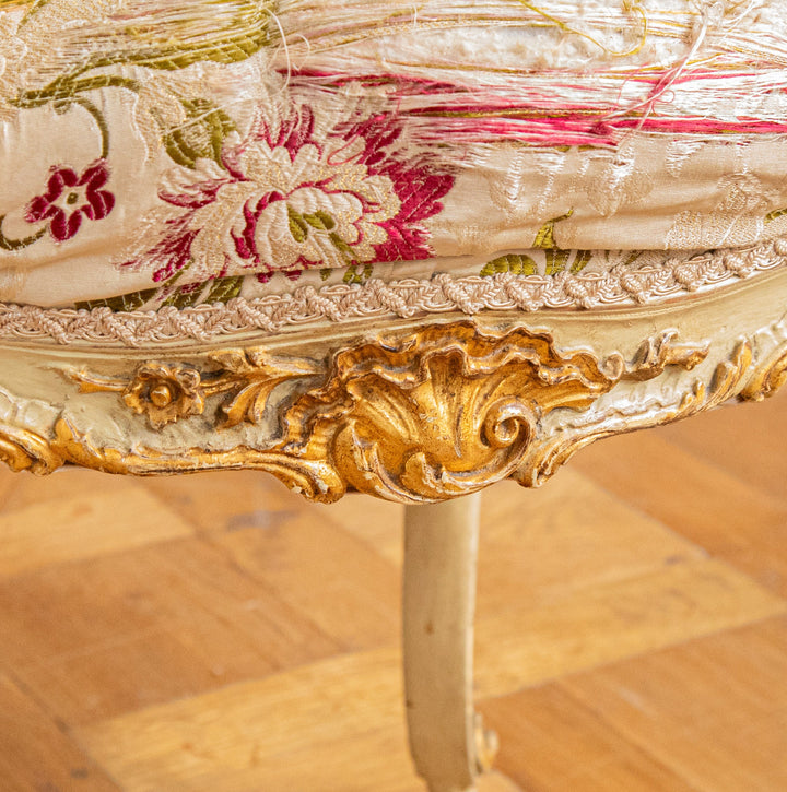 19th Century Italian Carved Gilt-wood Salon Suite - Sofa, Chairs & Footstools - La Maison London