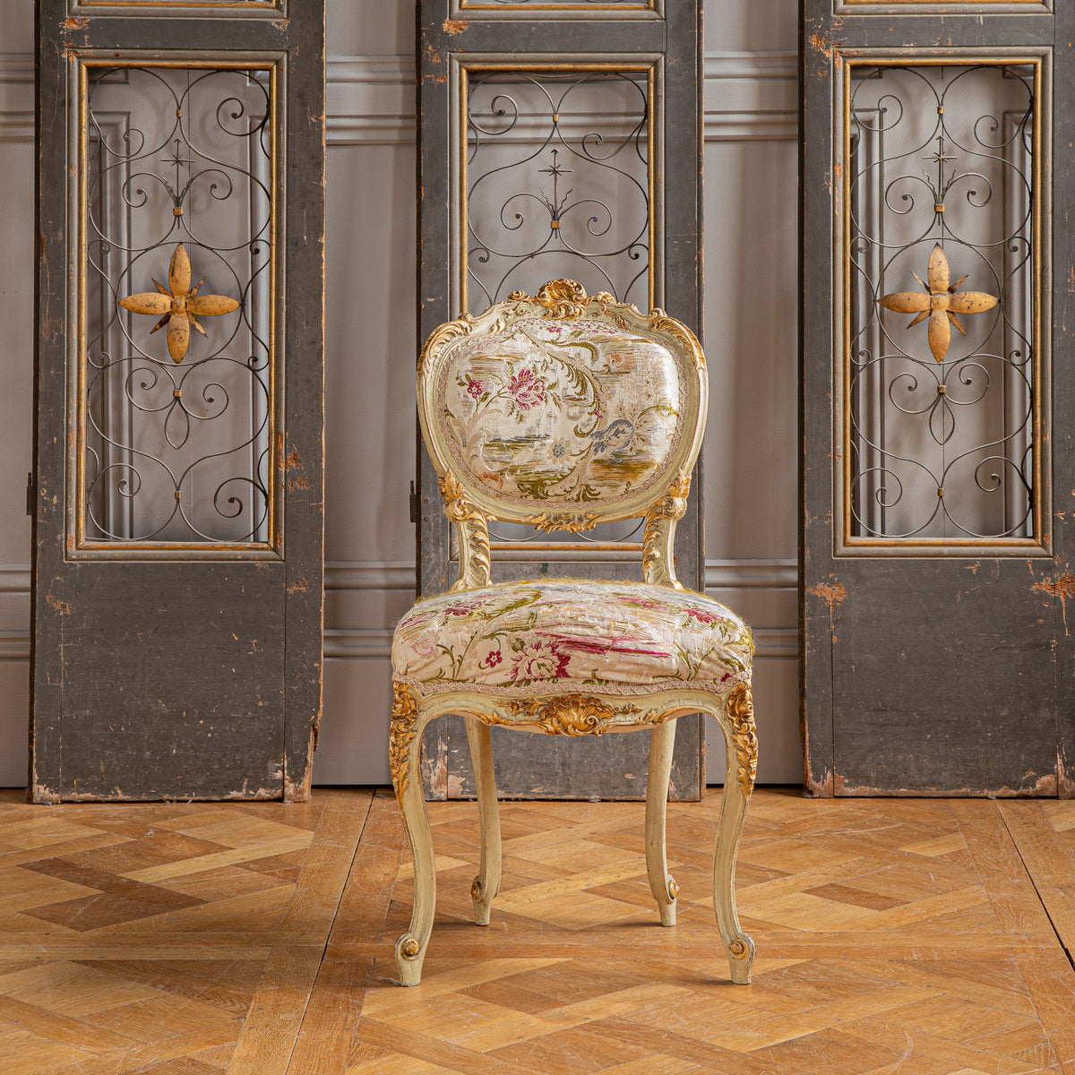 19th Century Italian Carved Gilt-wood Salon Suite - Sofa, Chairs & Footstools - La Maison London