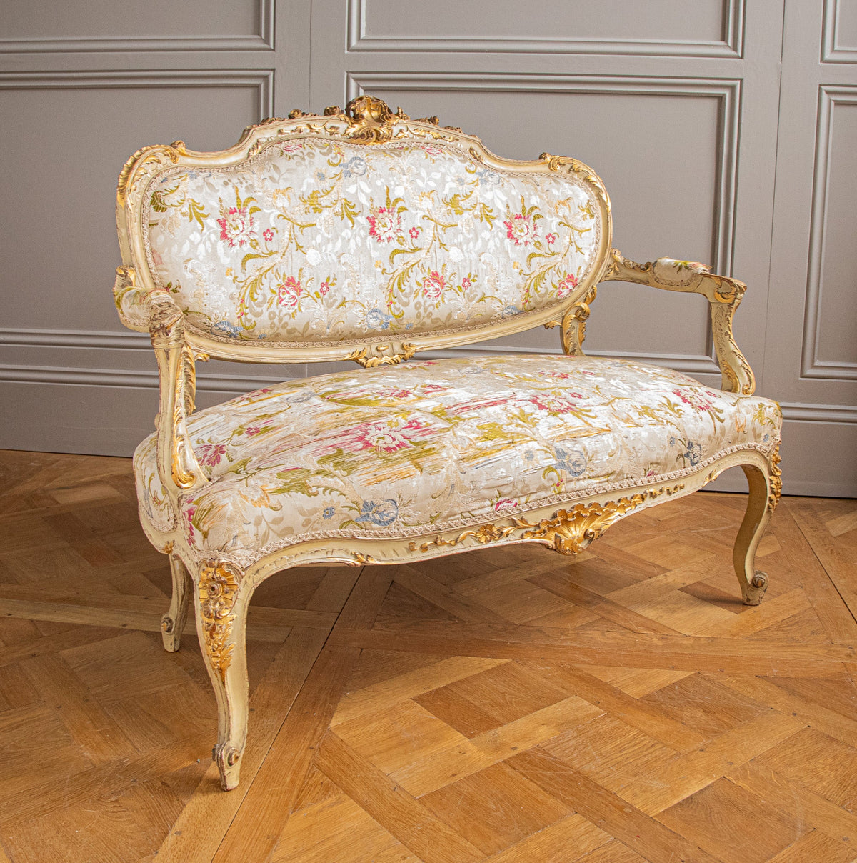 19th Century Italian Carved Gilt-wood Salon Suite - Sofa, Chairs & Footstools - La Maison London