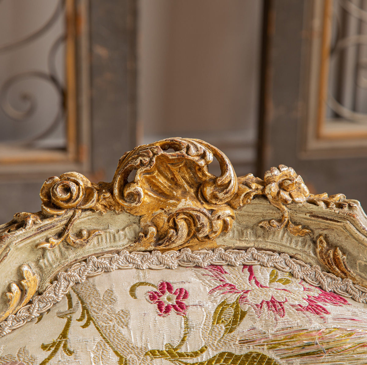 19th Century Italian Carved Gilt-wood Salon Suite - Sofa, Chairs & Footstools - La Maison London
