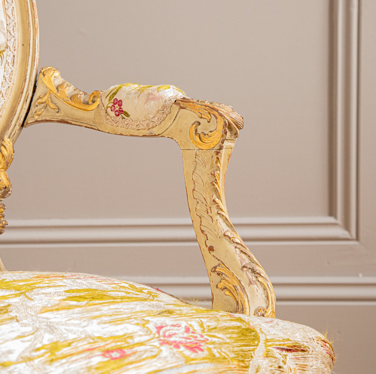 19th Century Italian Carved Gilt-wood Salon Suite - Sofa, Chairs & Footstools - La Maison London