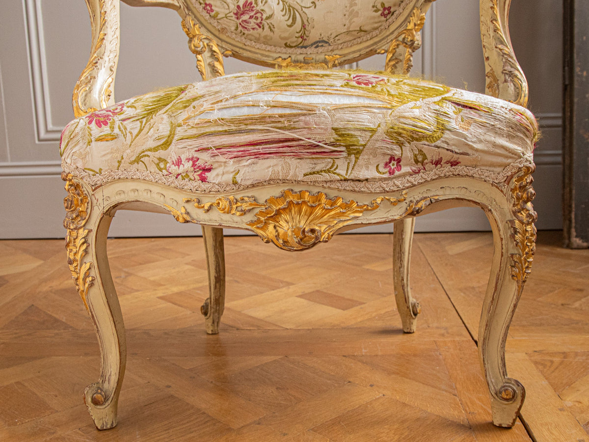 19th Century Italian Carved Gilt-wood Salon Suite - Sofa, Chairs & Footstools - La Maison London