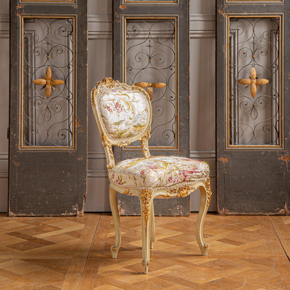 19th Century Italian Carved Gilt-wood Salon Suite - Sofa, Chairs & Footstools - La Maison London