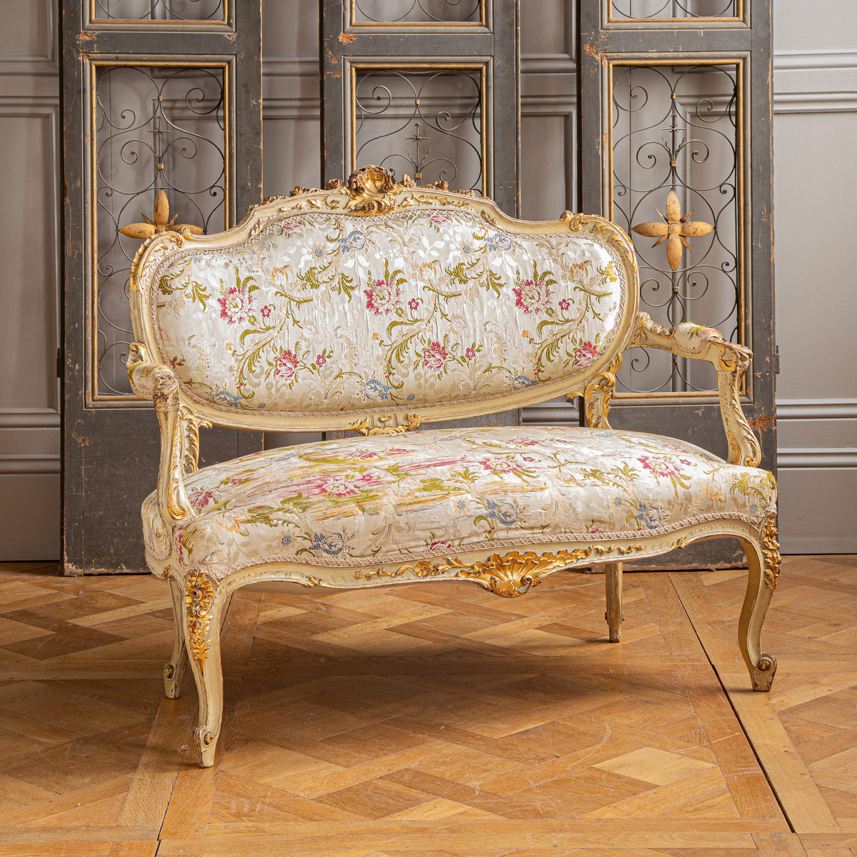 19th Century Italian Carved Gilt-wood Salon Suite - Sofa, Chairs & Footstools - La Maison London