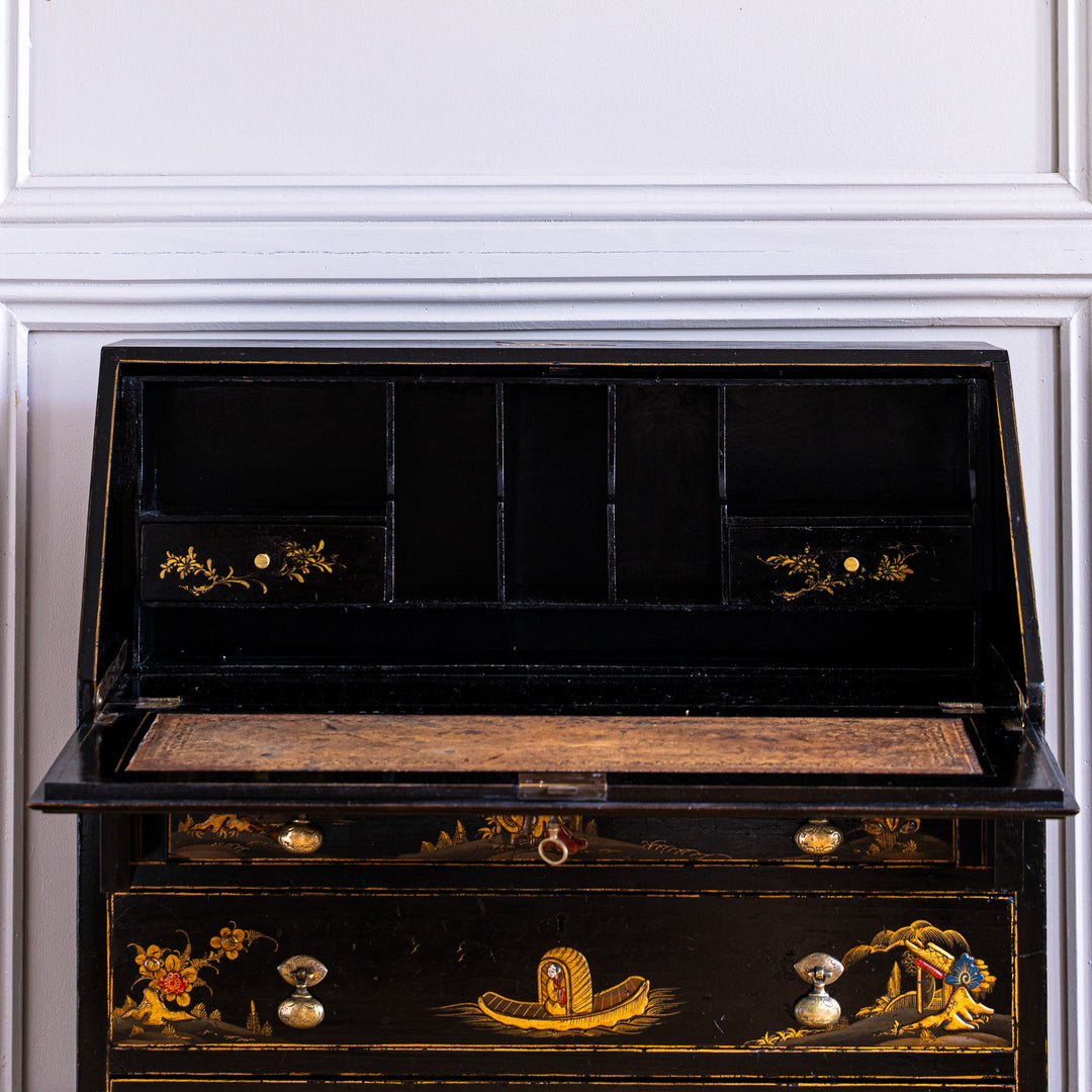 Early 20th-Century Black Japanned Gilt Chinoiserie Bureau