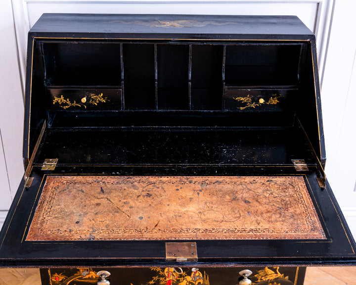 Early 20th-Century Black Japanned Gilt Chinoiserie Bureau