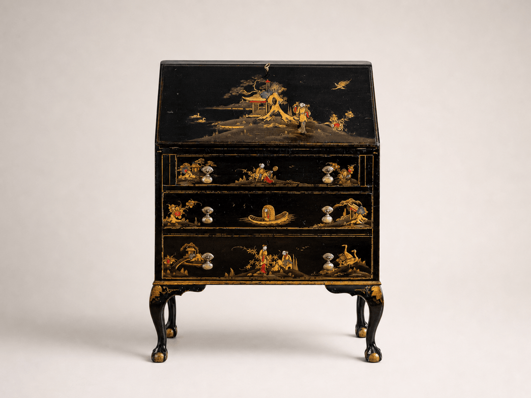 Early 20th-Century Black Japanned Gilt Chinoiserie Bureau - La Maison London