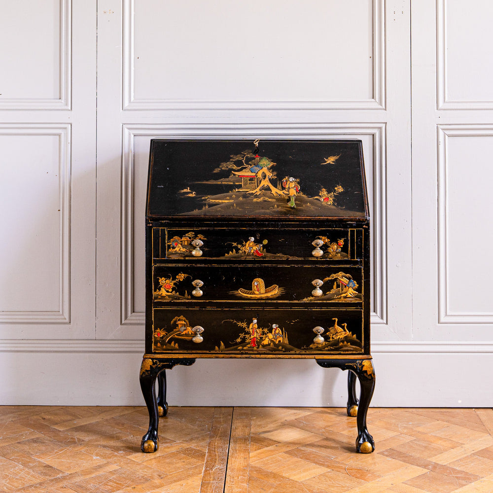 Early 20th-Century Black Japanned Gilt Chinoiserie Bureau - La Maison London