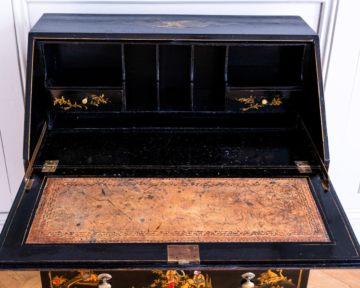 Early 20th-Century Black Japanned Gilt Chinoiserie Bureau - La Maison London