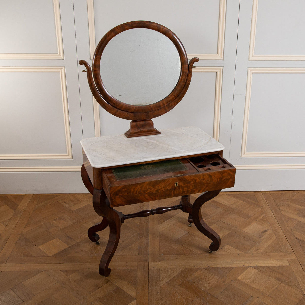 Mahogany Dressing Table /Vanity Table from the Early 19th Century - La Maison London
