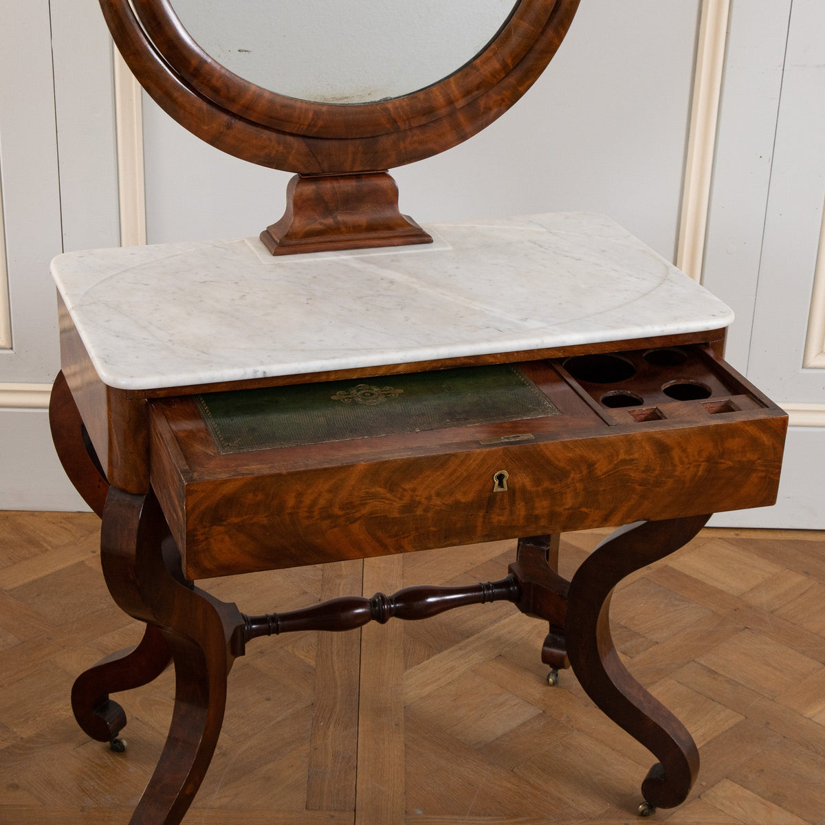 Mahogany Dressing Table /Vanity Table from the Early 19th Century - La Maison London