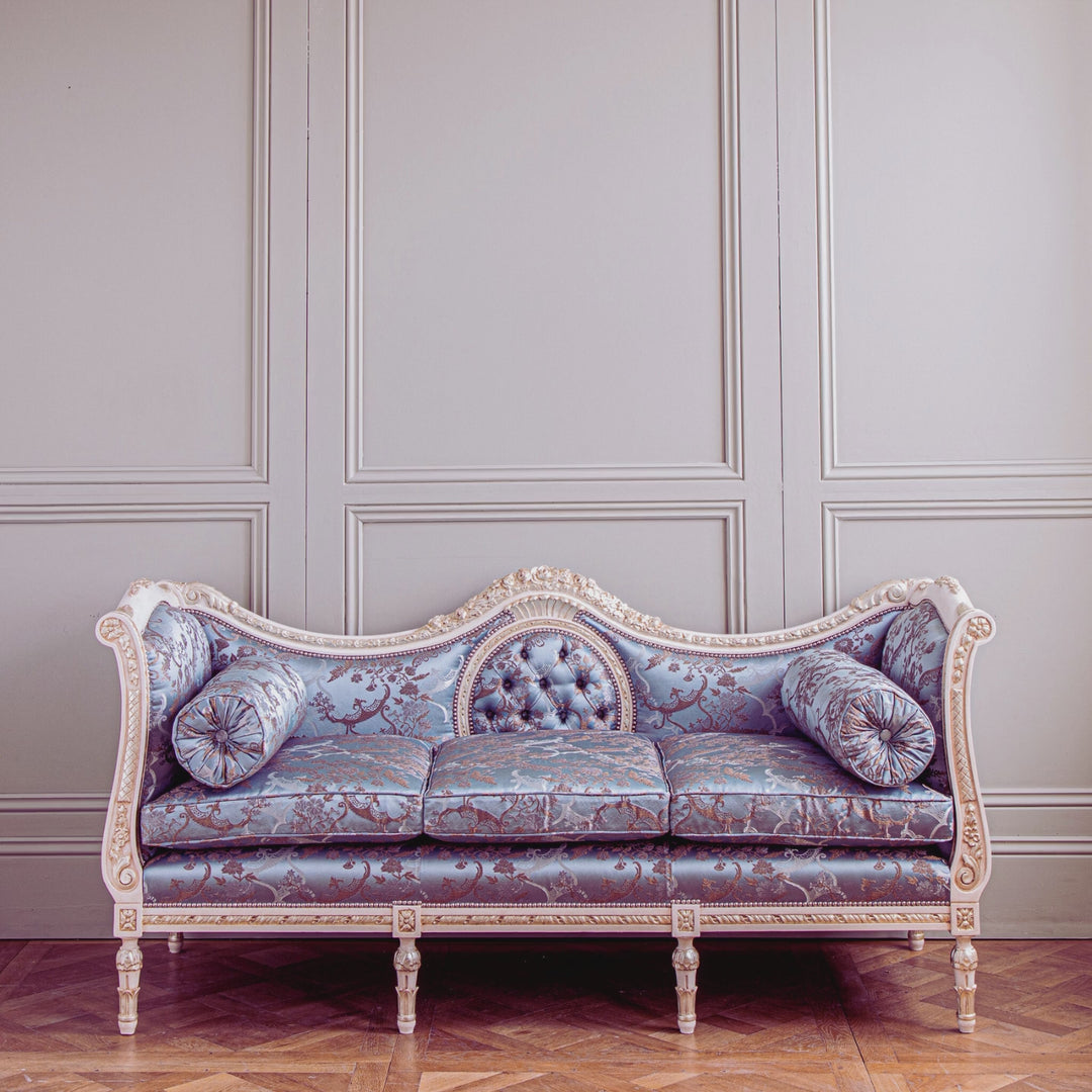 Sofá estilo Luis XVI