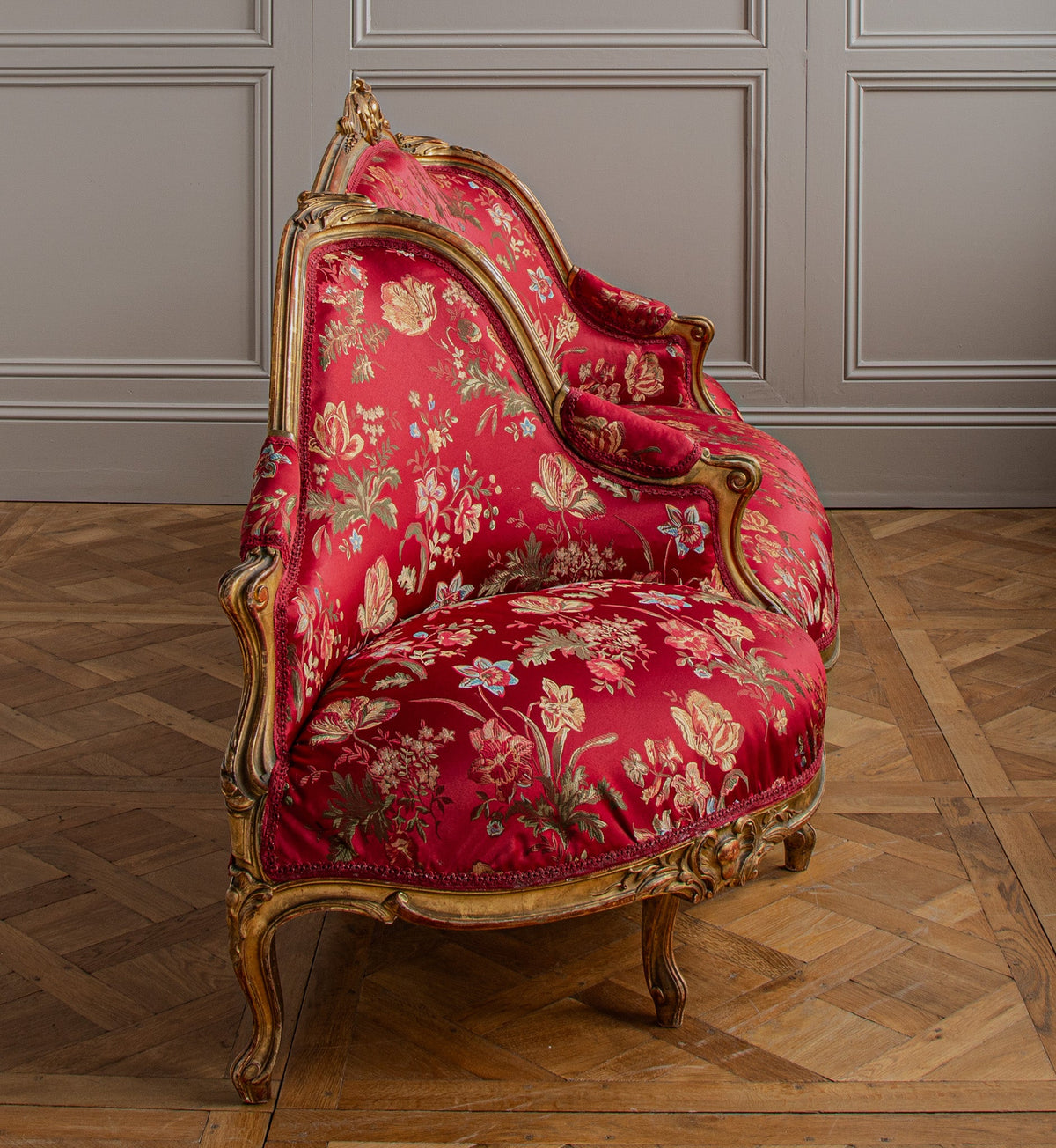 talian Large Giltwood LXV Style Confidente Sofa, Circa Early 1900's I - La Maison London