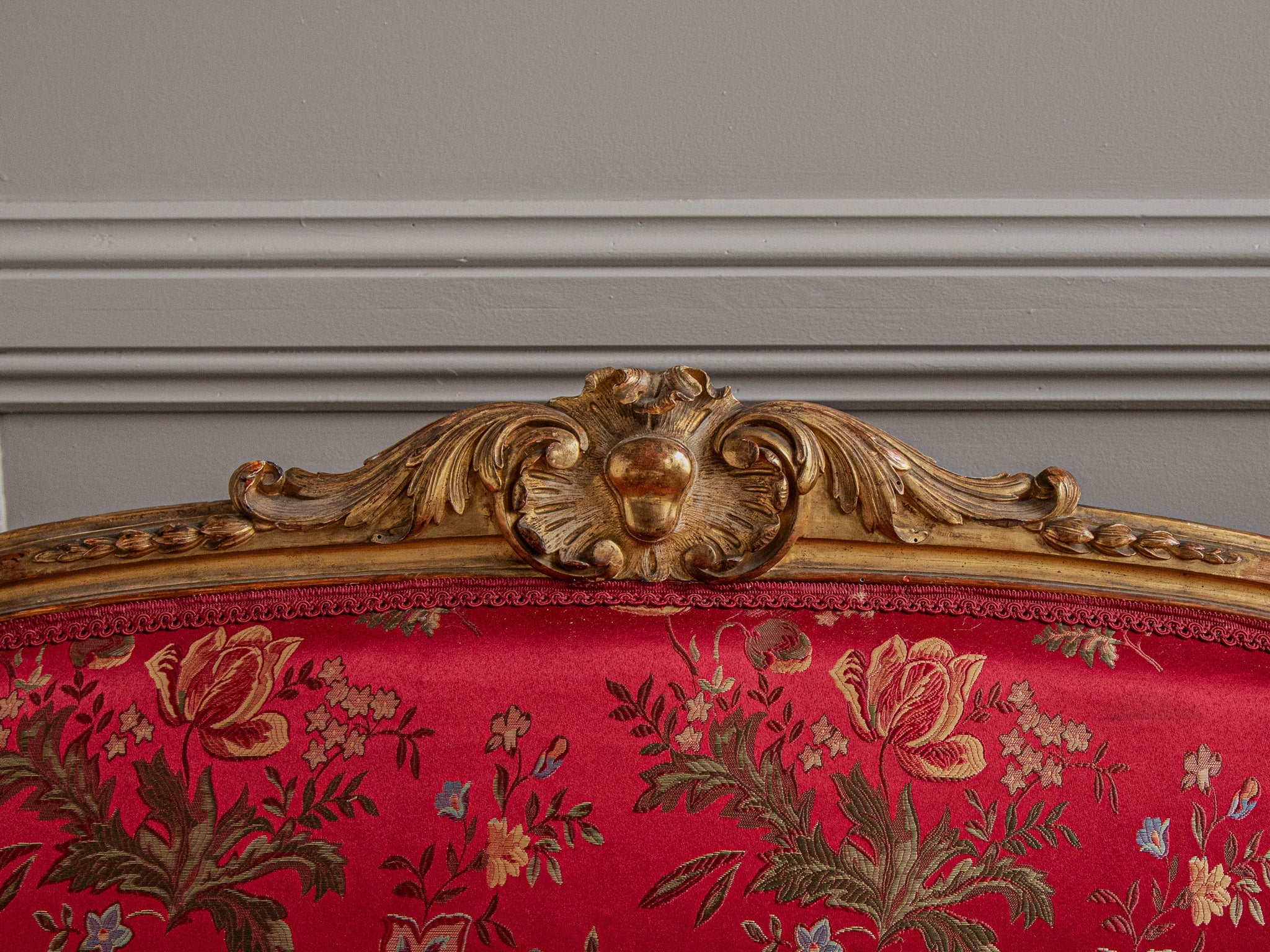 talian Large Giltwood LXV Style Confidente Sofa, Circa Late