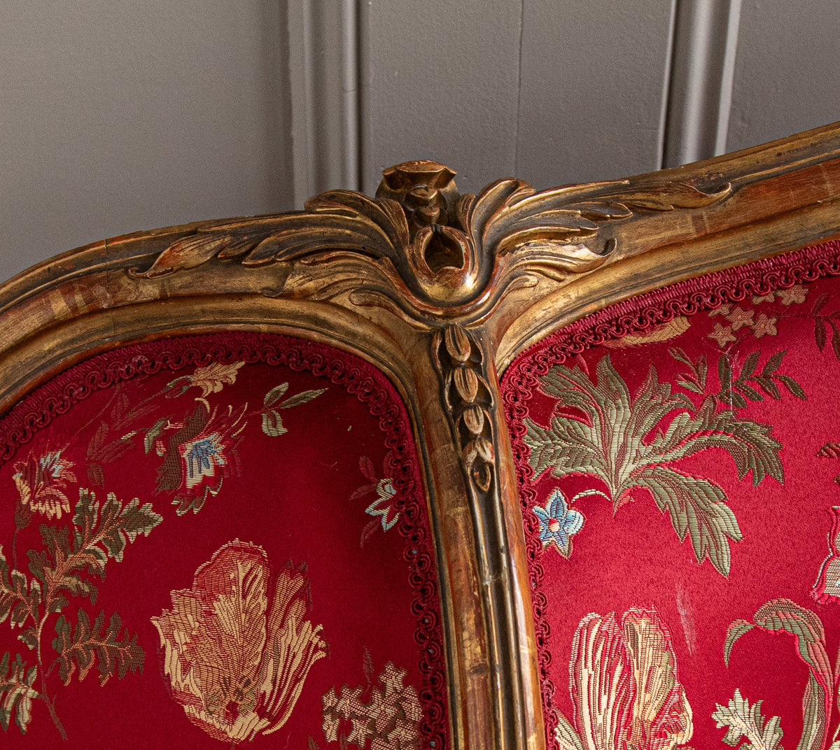 talian Large Giltwood LXV Style Confidente Sofa, Circa Early 1900's I - La Maison London