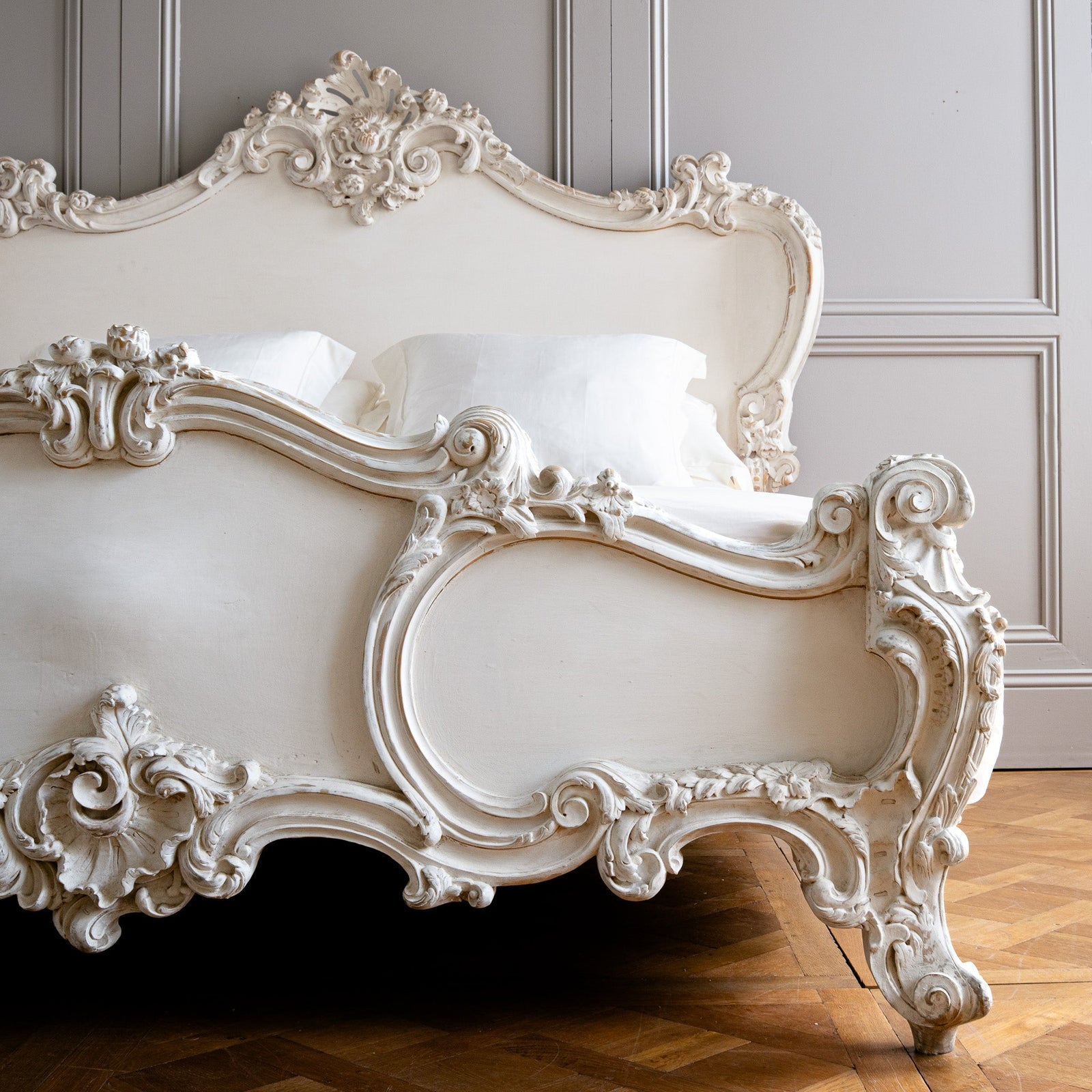 The Cherub Bed - La Maison London