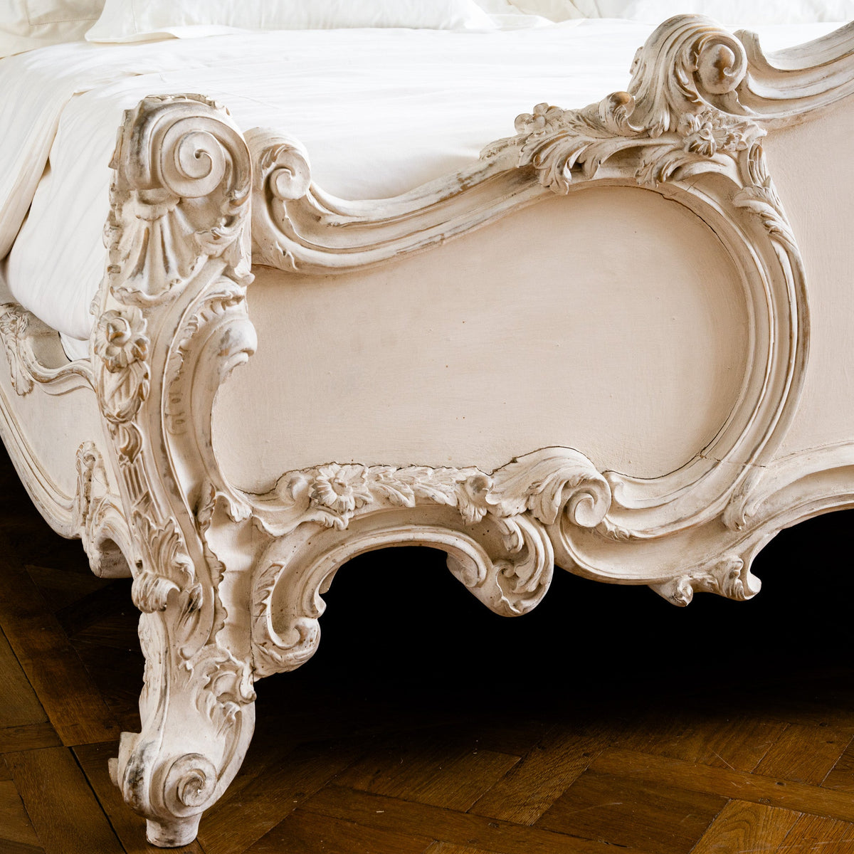 The Cherub Bed - La Maison London