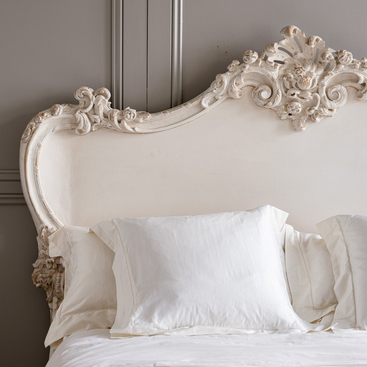 The Cherub Bed - La Maison London
