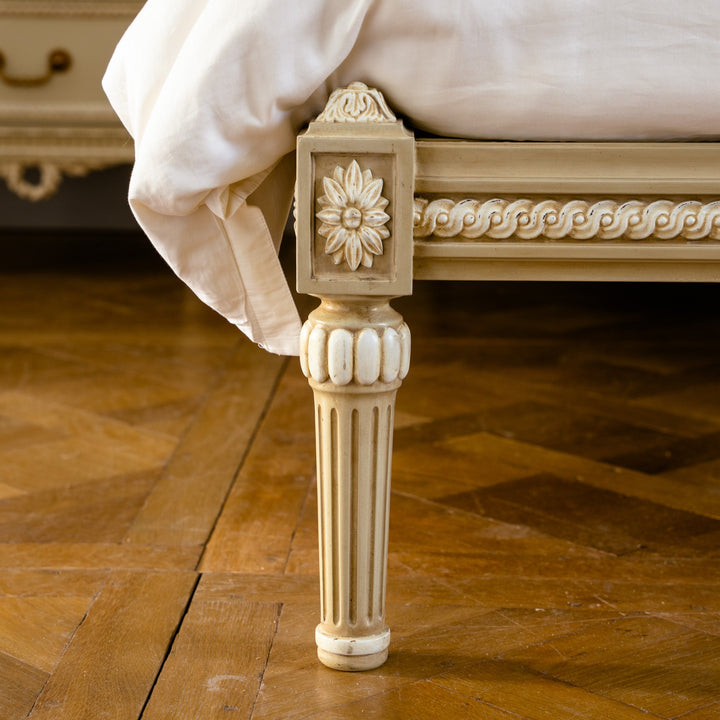 The Chevalier Bed - La Maison London