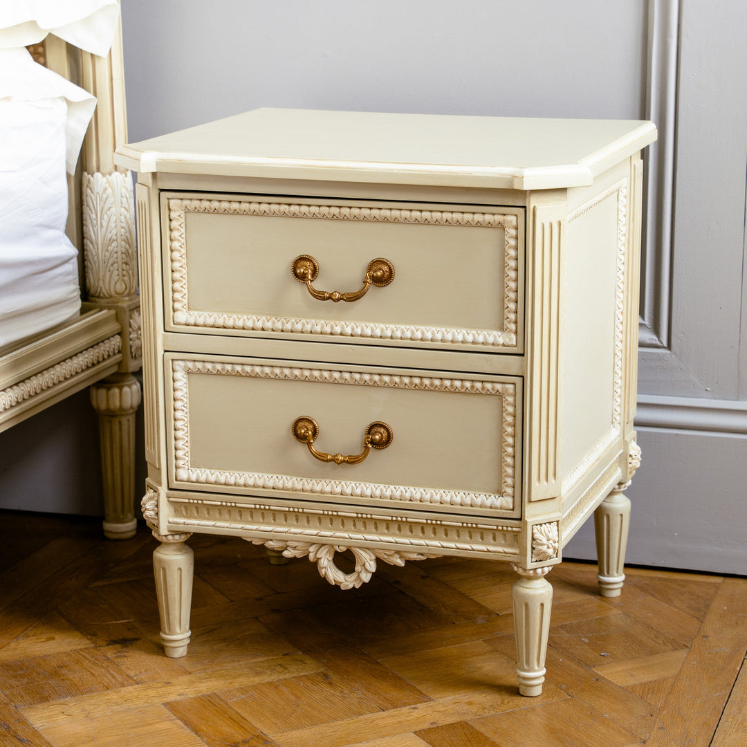 The Chevalier Bed - La Maison London