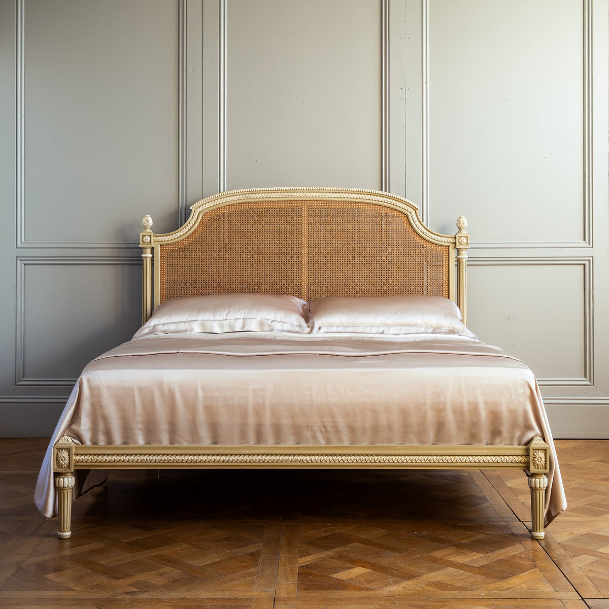 The Chevalier Bed - La Maison London