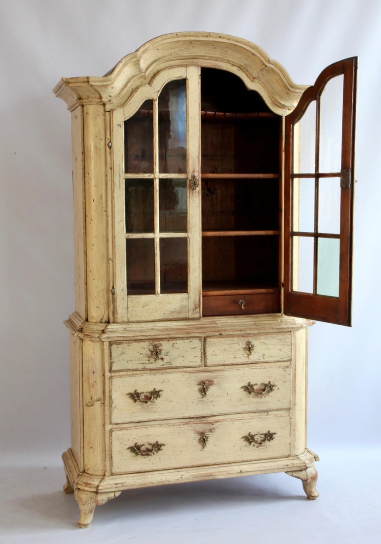 18th Century Gustavian Yellow Swedish Display Cabinet - La Maison London