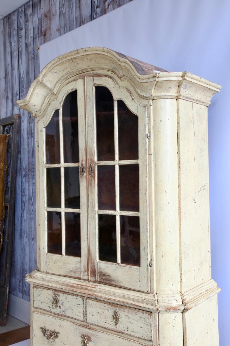18th Century Gustavian Yellow Swedish Display Cabinet - La Maison London