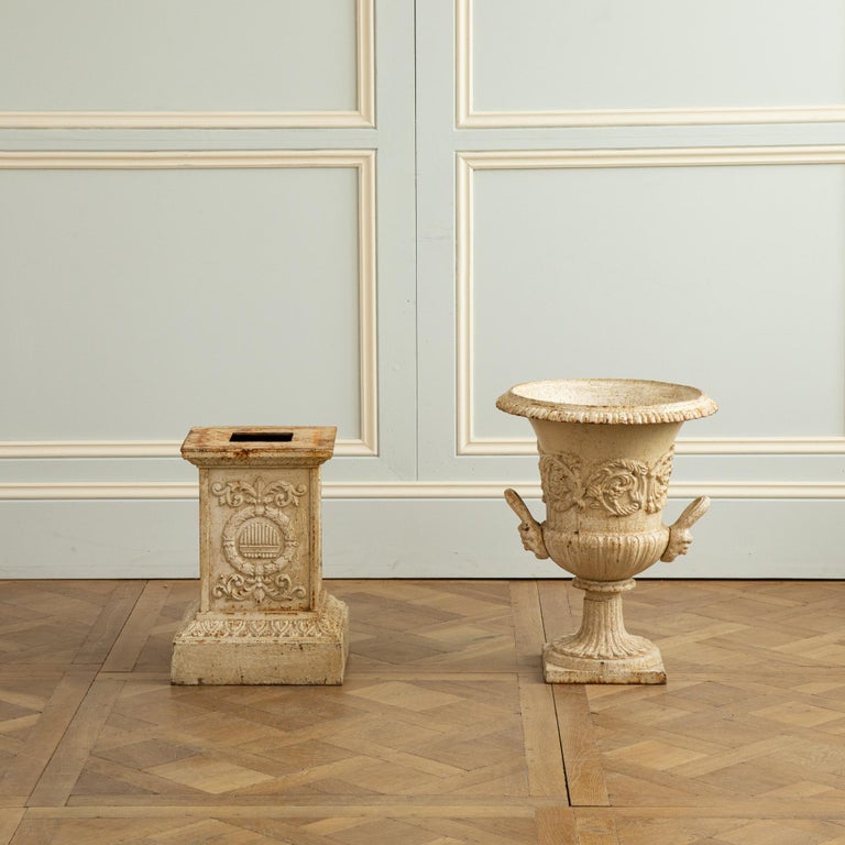 Early 20th Century Pair of Cast Iron Garden Urns on Plinths - La Maison London