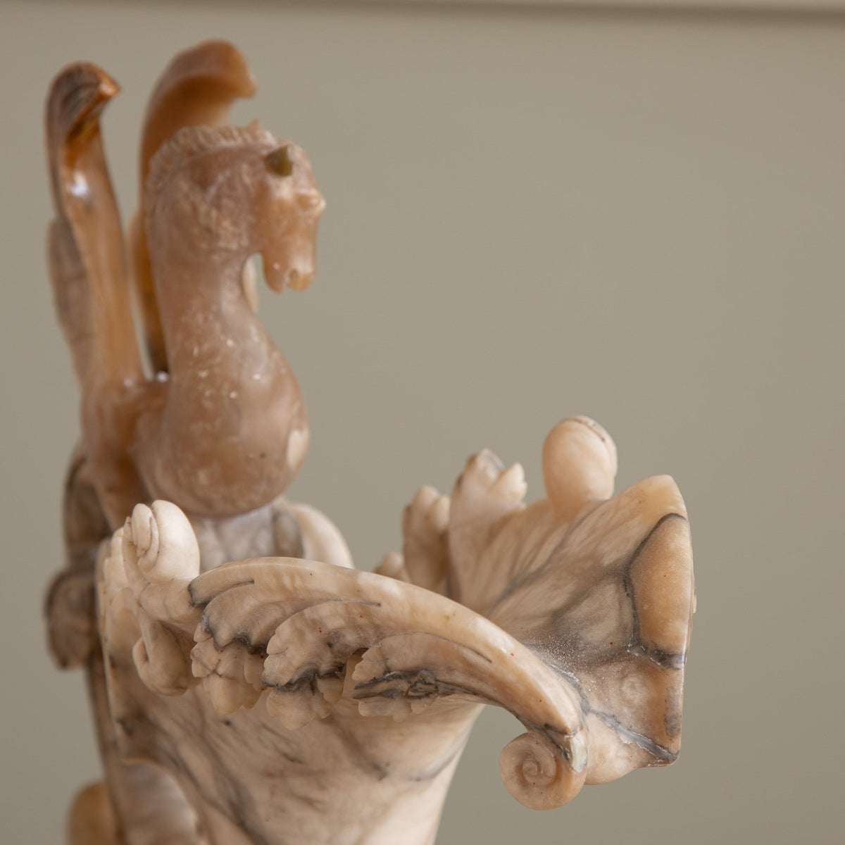 Large 19th Century Decorative Pair Of Alabaster Marble Jugs/Pitchers On Plinths - La Maison London