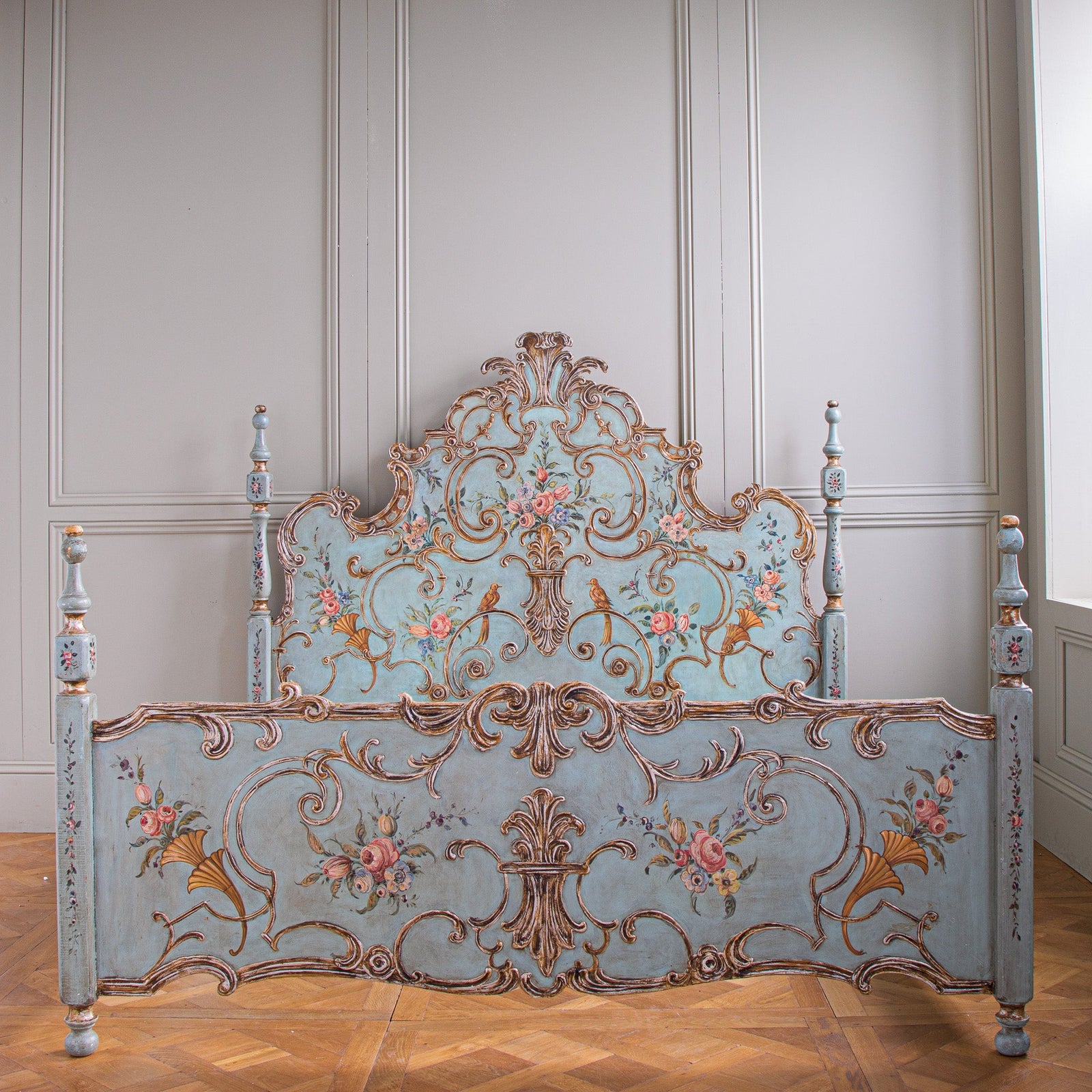 Large Venetian Bed With Original Hand Painted & Gilt Wood Finish - La Maison London