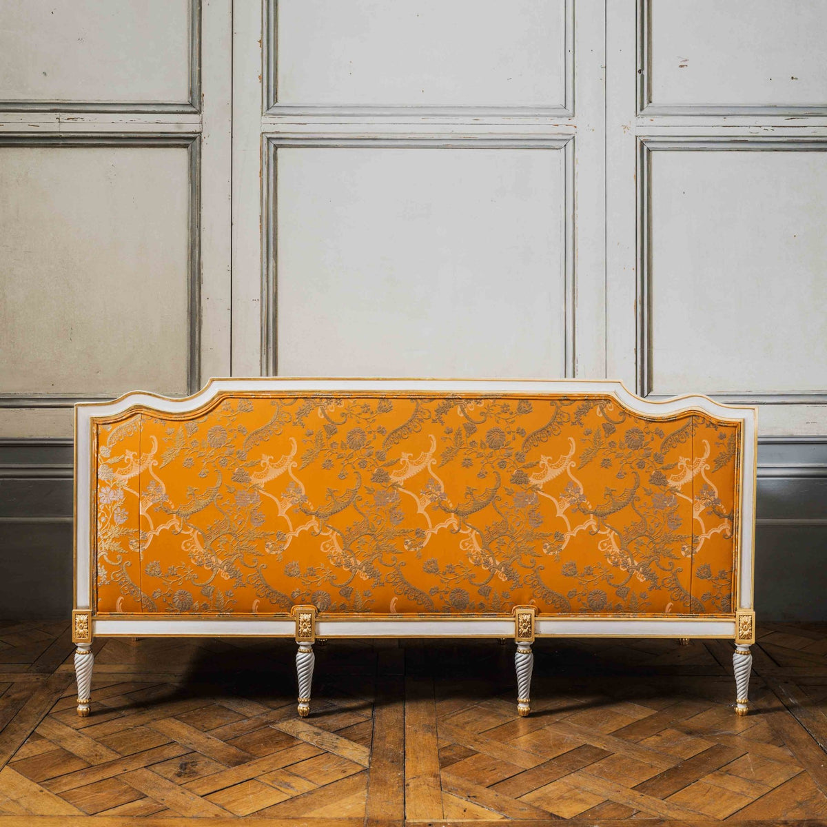 Louis XVI style sofa Crosse Renversée - La Maison London